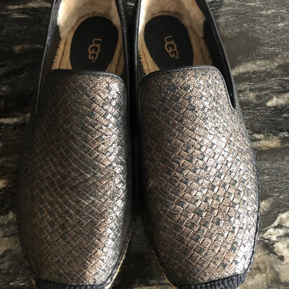 NEW UGGS - Picture 4 of 4